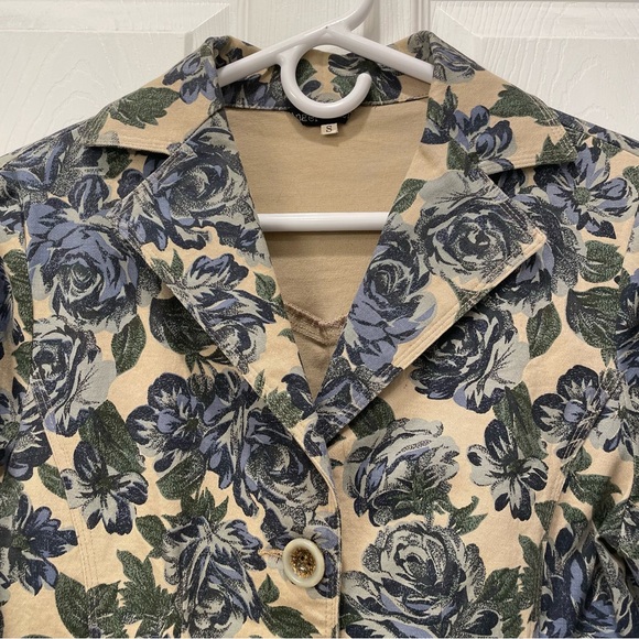 Vintage Floral Blazer - Picture 3 of 15